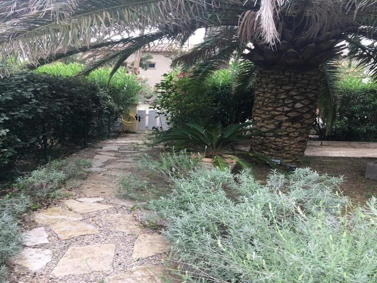 Villa Equipee Avec Jardin A 50M De La Plage Et Commerces - Fr-1-100-238 카발레르쉬르메르