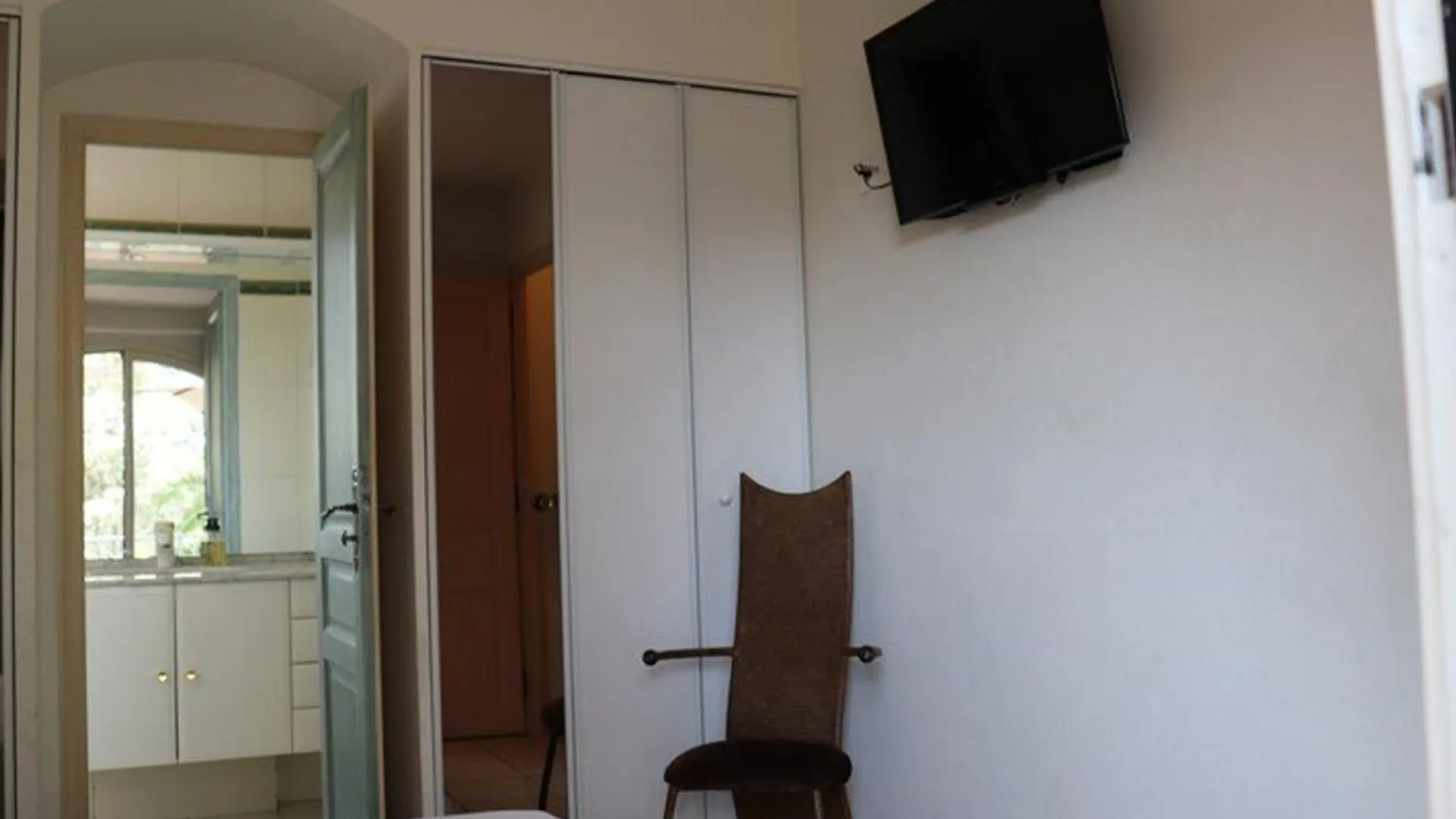Villa Equipee Avec Jardin A 50M De La Plage Et Commerces - Fr-1-100-238 카발레르쉬르메르